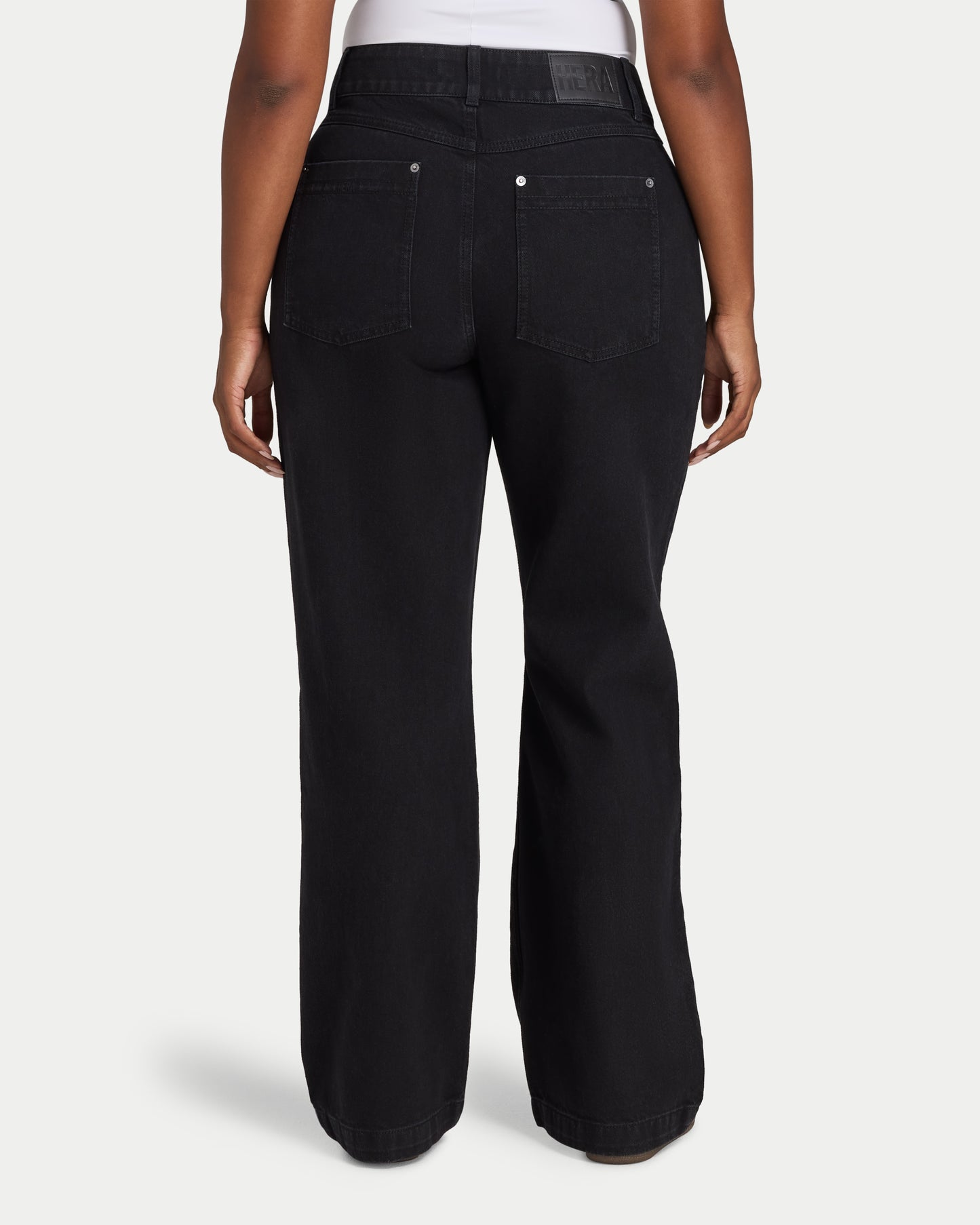 REWEAR Womens Straight Leg Jean