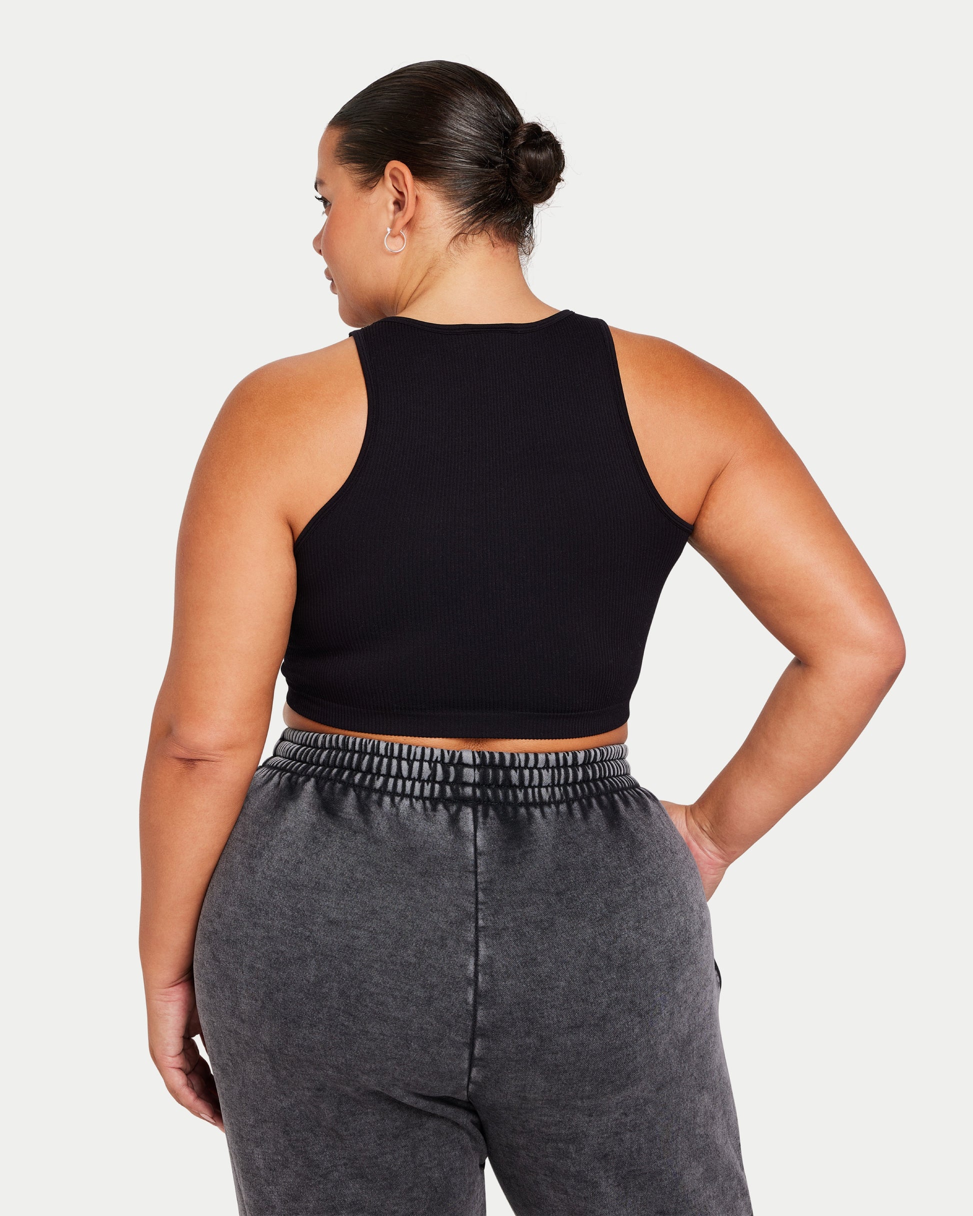 OThread & Co. Women's Basic Crop Tank Top - Stretchy Sleeveless Crew Neck, Casual (Large, Black)