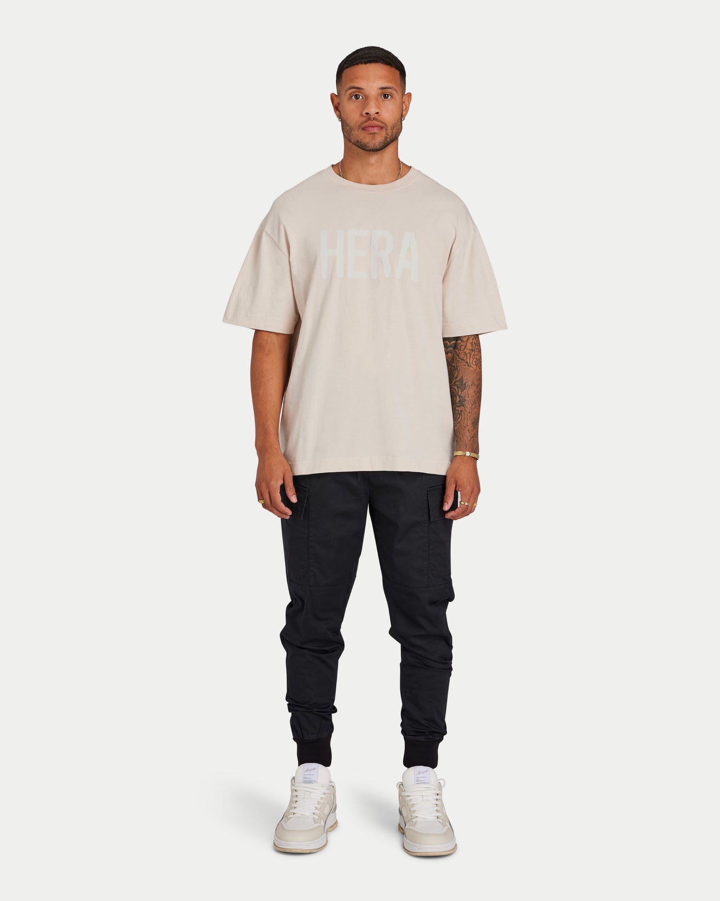 تي شيرت رجالي كبير الحجم بملصق - دقيق الشوفان