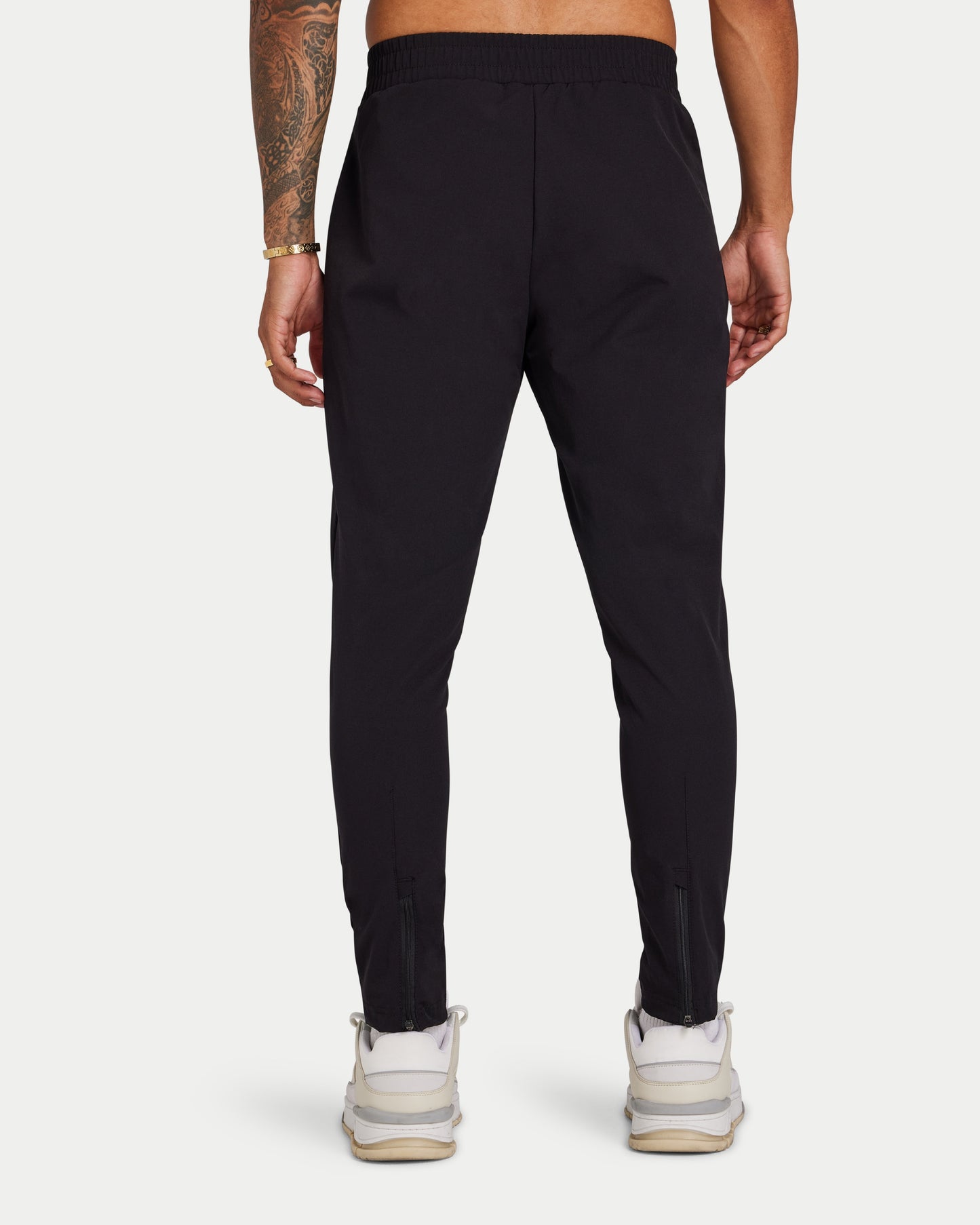 بنطلون رجالي بتقنية Refined Tech - أسود