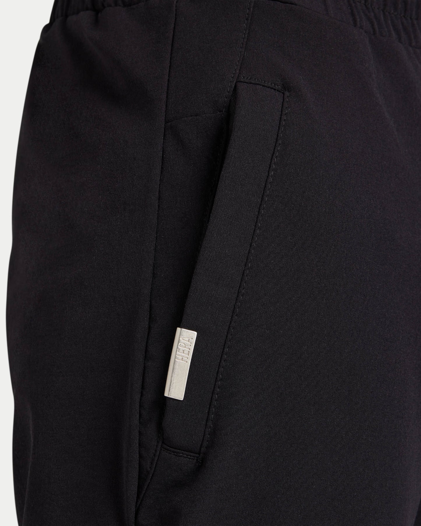 بنطلون رجالي بتقنية Refined Tech - أسود