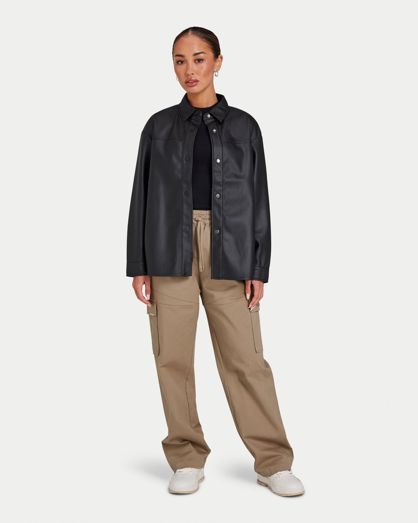 تي شيرت نسائي أساسي - أسود 