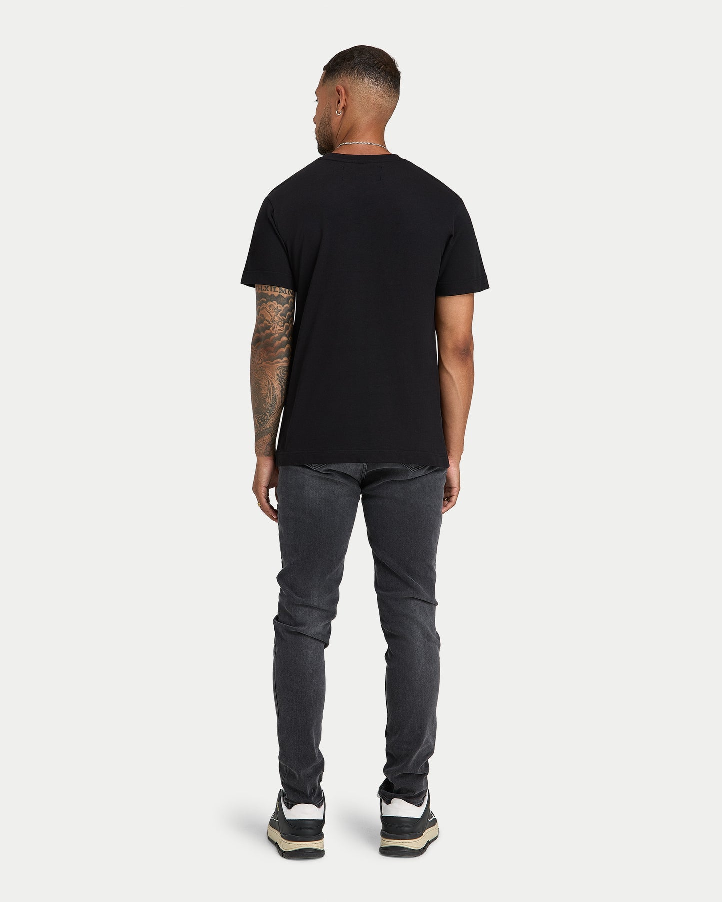 تيشيرت رجالي Focus بقصة عادية - أسود