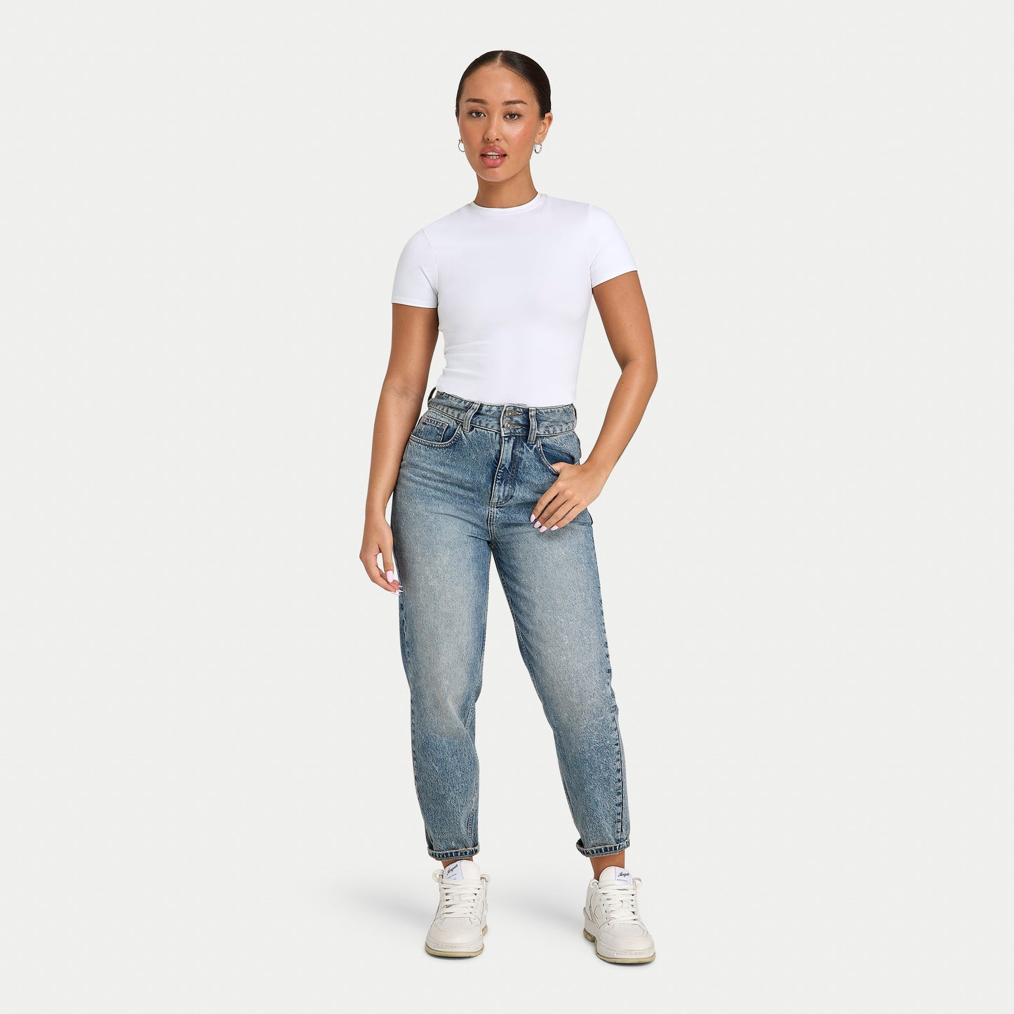 Womens Mom Jean - Mid Wash