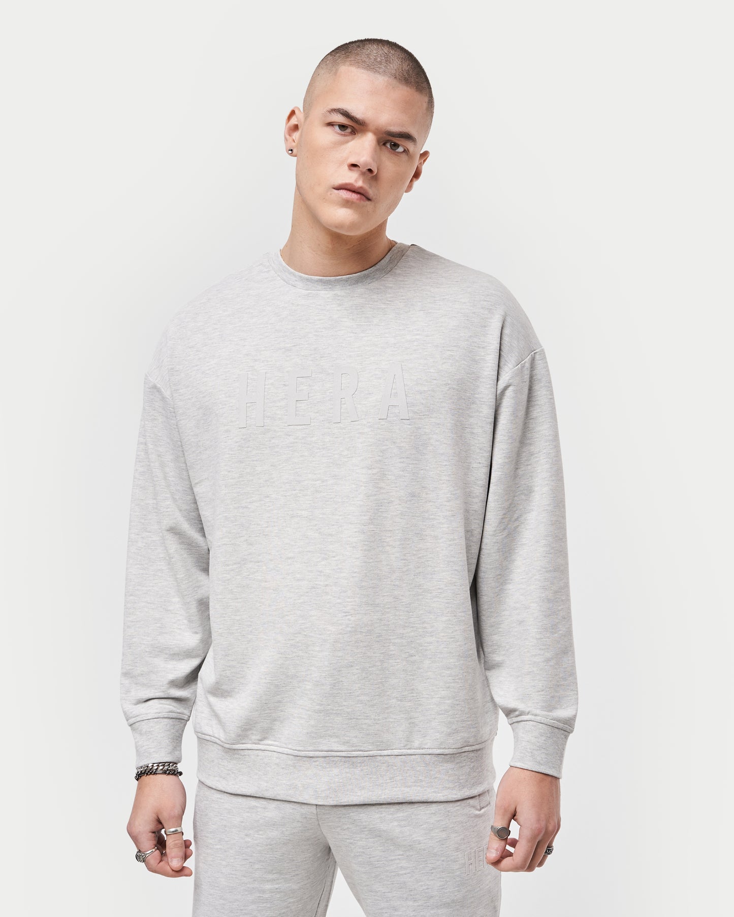 سويت شيرت رجالي خفيف الوزن من Focus - رمادي مارل