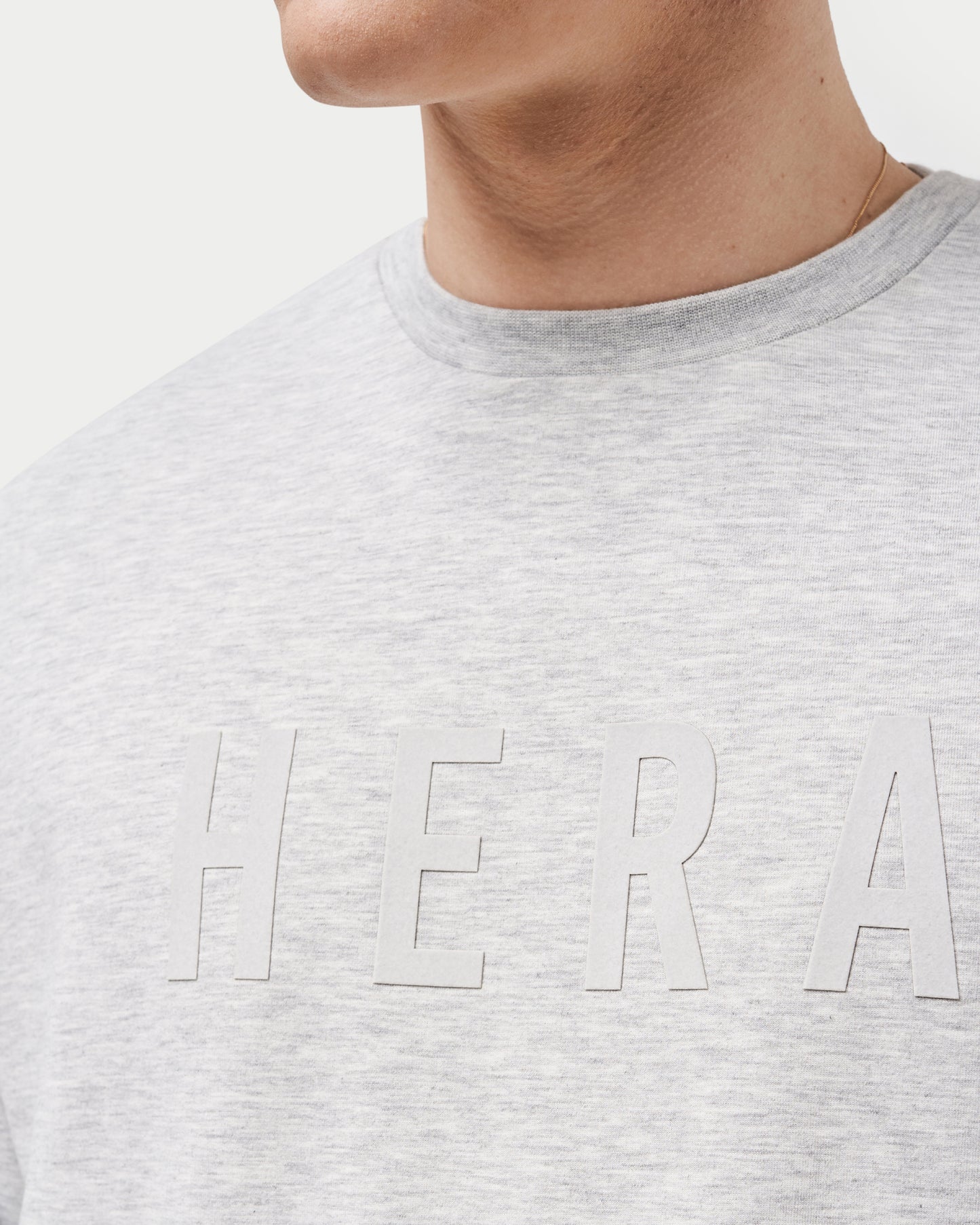 سويت شيرت رجالي خفيف الوزن من Focus - رمادي مارل