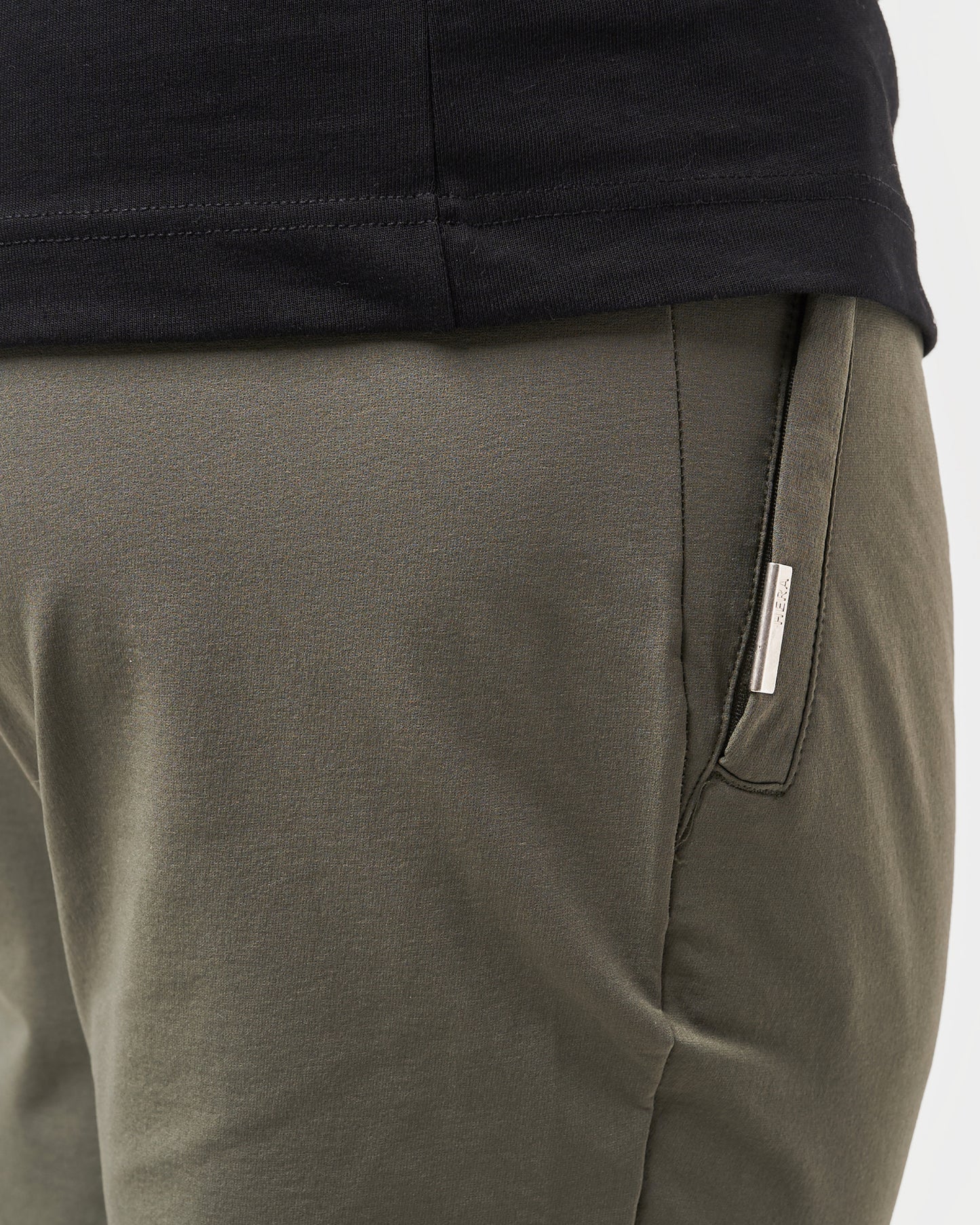 بنطلون رجالي بتقنية Refined Tech - كاكي داكن