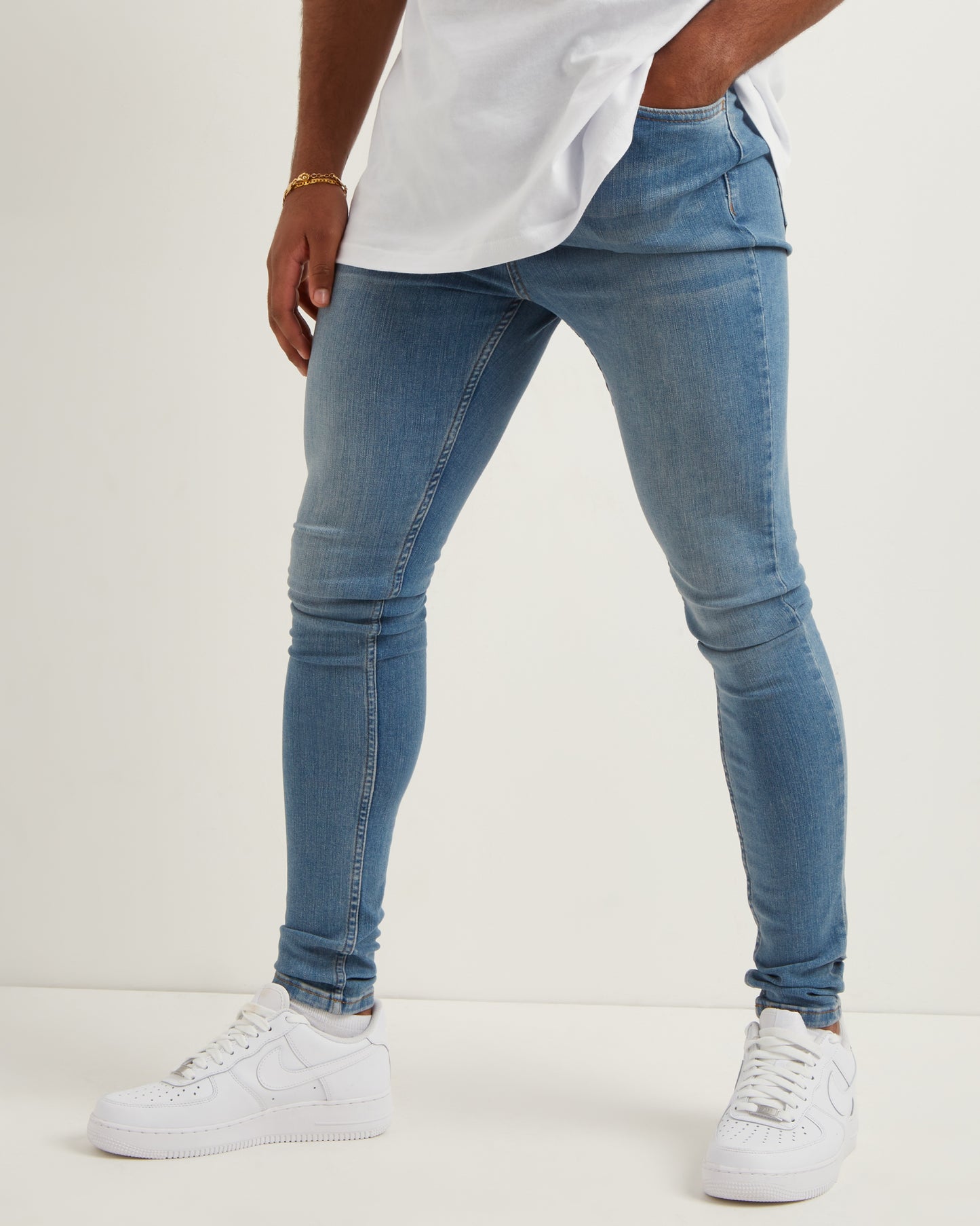 Signature Spray On Jeans