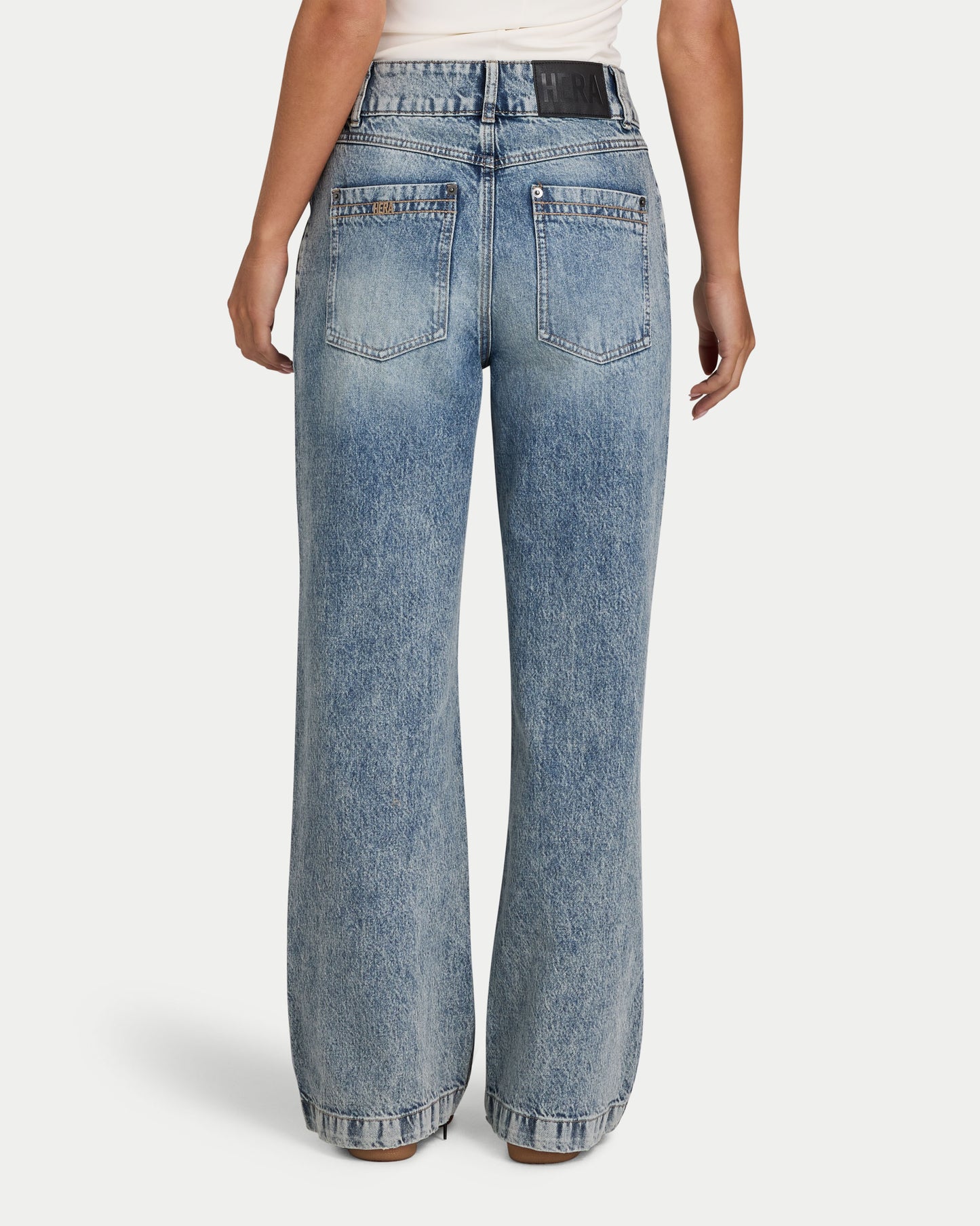 REWEAR Womens Straight Leg Jean