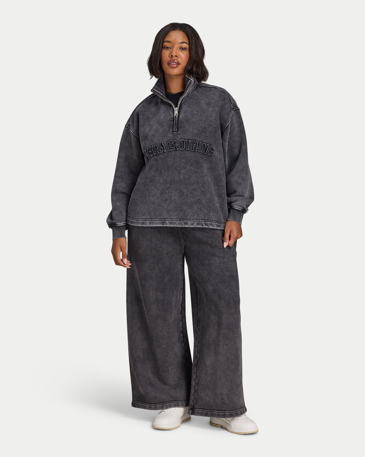 Womens Signature Washed Oversized 1/4 Zip Sweatshirt