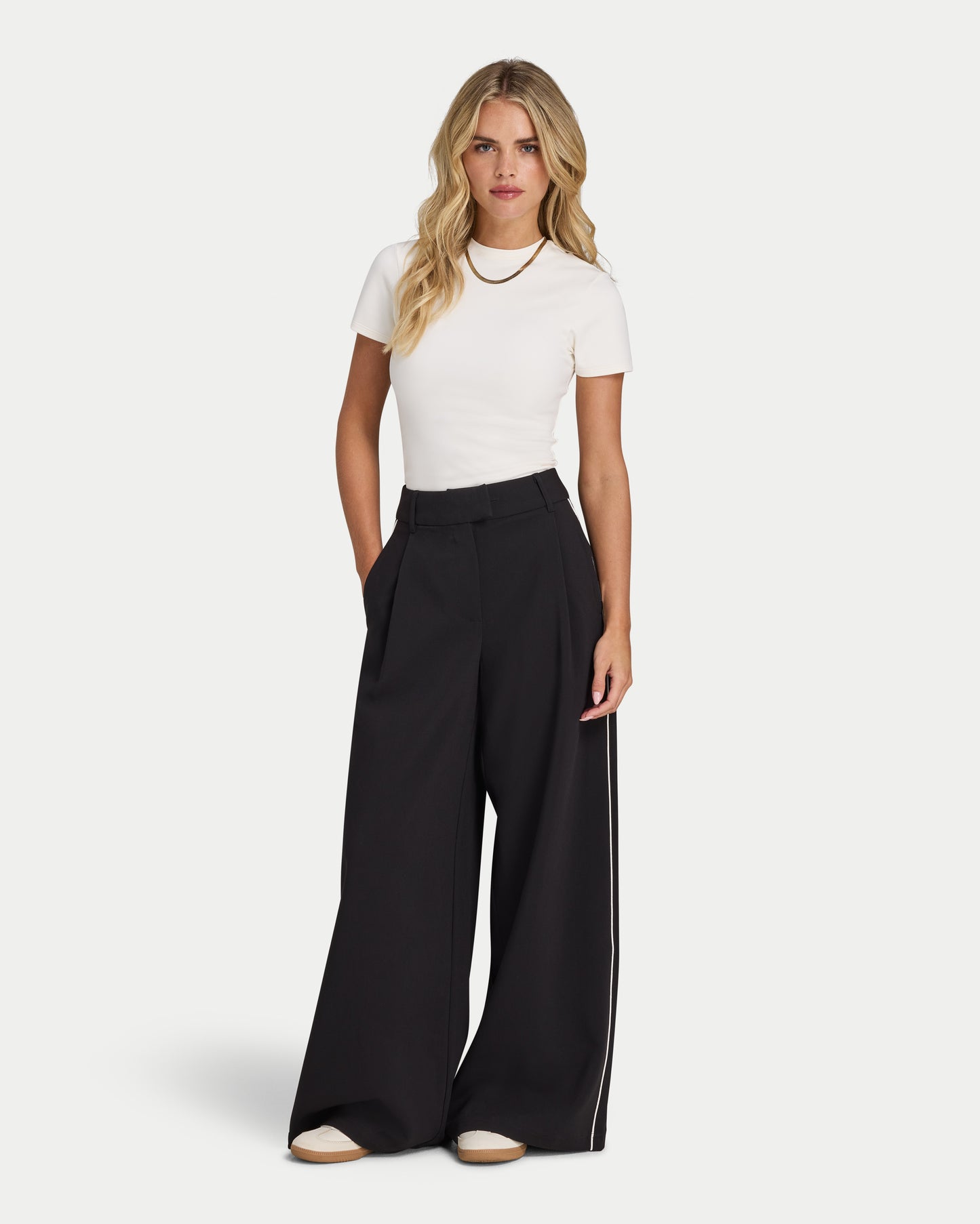 Womens Studio Wide Leg Trouser